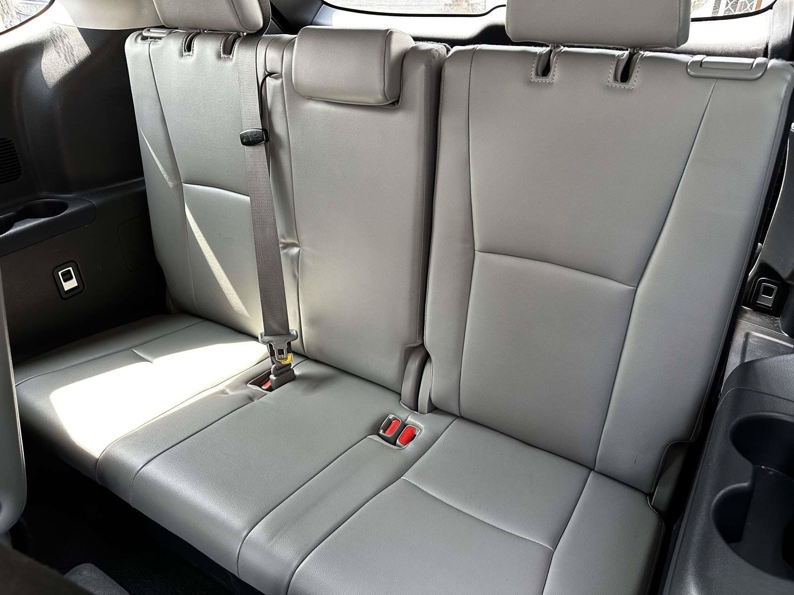 Certified 2021 Toyota Highlander XLE AWD/4WD image 18