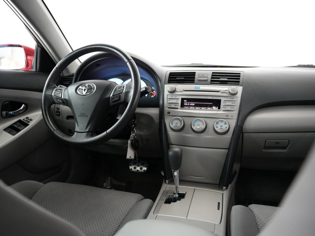 Used 2011 Toyota Camry SE w/ SE Extra-Value Pkg #1 FWD image 10