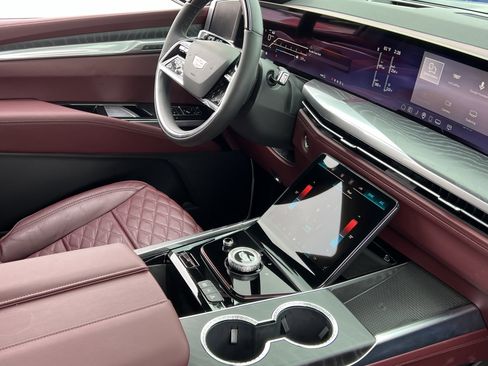 Used 2026 Cadillac Escalade ESV Sport w/ Touring Package image 16