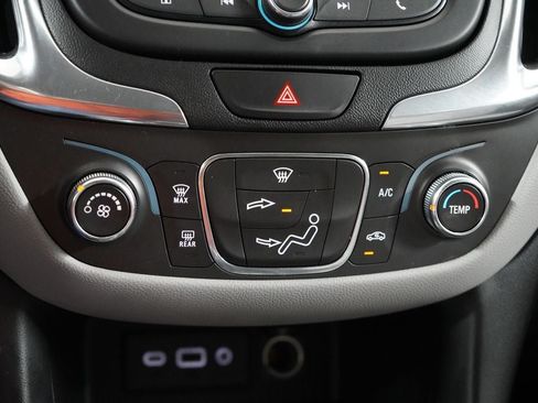 Used 2021 Chevrolet Equinox LS FWD image 27