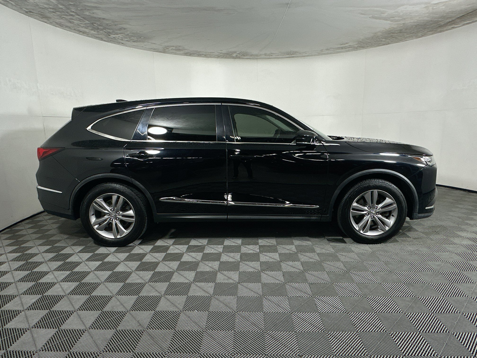 Used 2023 Acura MDX FWD image 2
