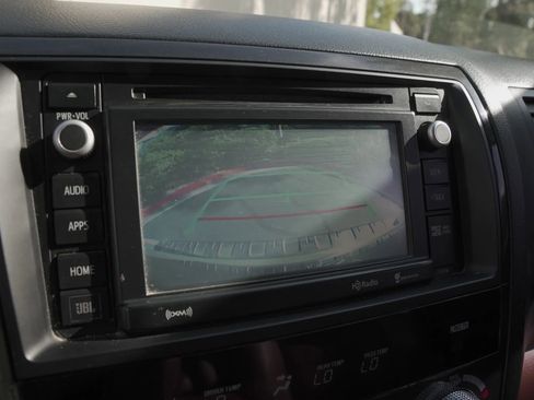 Used 2016 Toyota Sequoia Platinum image 19