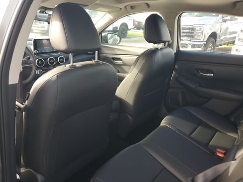 Used 2025 Nissan Sentra SR w/ SR Premium Package FWD image 13