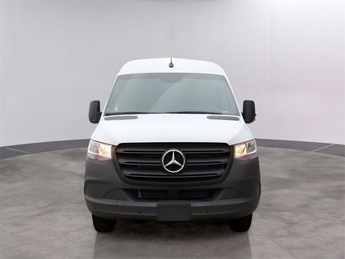 Used 2024 Mercedes-Benz Sprinter 3500 image 3