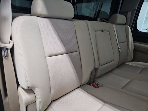 Used 2011 Chevrolet Silverado 2500 LT w/ Interior Plus Package RWD image 29