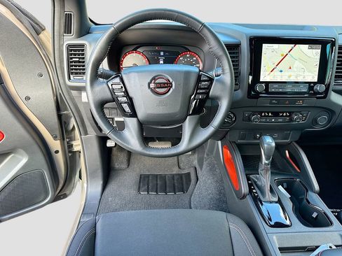 Used 2024 Nissan Frontier PRO-4X w/ Technology Package image 21