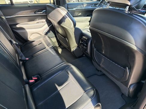 Certified 2022 Jeep Grand Cherokee Overland image 29