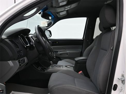 Used 2012 Toyota Tacoma PreRunner image 9