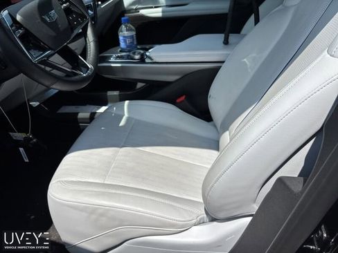 Used 2024 Cadillac Lyriq Luxury AWD/4WD image 3