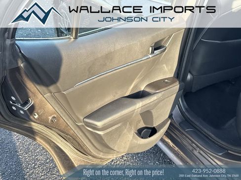 Used 2021 Toyota Camry SE image 31