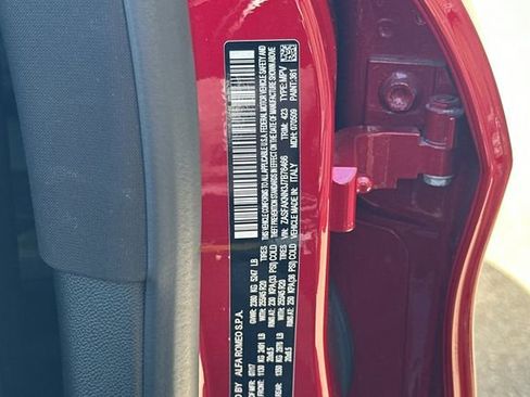 Used 2018 Alfa Romeo Stelvio Ti Sport AWD/4WD image 33