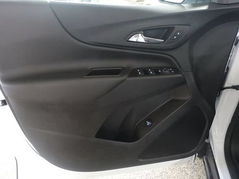 Used 2024 Chevrolet Equinox LT FWD image 9