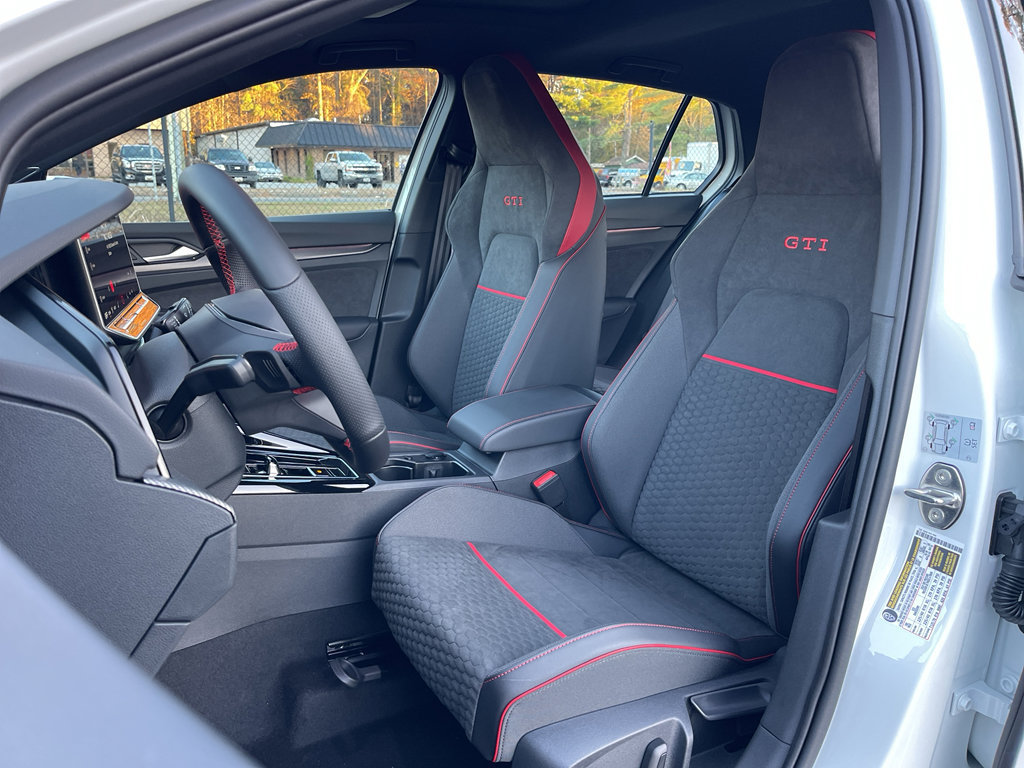 New 2026 Volkswagen GTI SE FWD image 17