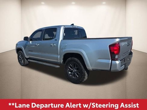 Used 2022 Toyota Tacoma SR5 w/ Technology Package image 11