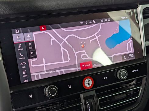 New 2026 Porsche Macan S image 32