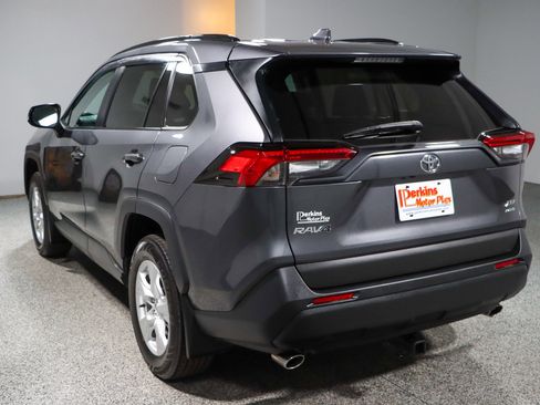 Used 2021 Toyota RAV4 XLE w/ Convenience Package AWD/4WD image 9