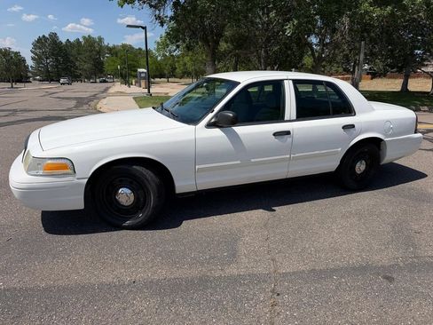 Used 2010 Ford Crown Victoria Police Interceptor RWD image 3