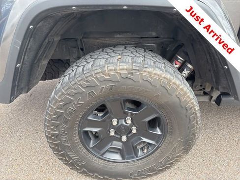 Used 2023 Jeep Gladiator Mojave w/ Cold Weather Group image 18