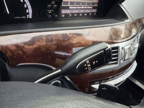 Used 2013 Mercedes-Benz S 550 image 24