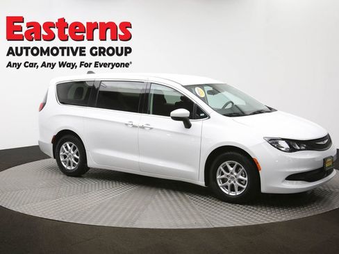 Used 2023 Chrysler Voyager LX image 48