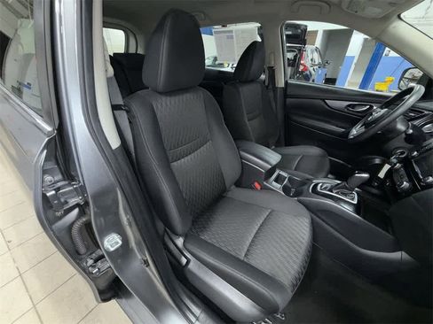 Used 2018 Nissan Rogue S image 16