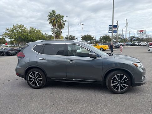 Used 2018 Nissan Rogue SL w/ Premium Package image 6
