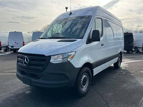 Used 2026 Mercedes-Benz Sprinter 144 Cargo image 3