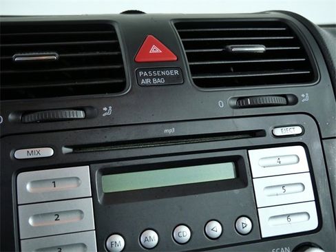 Used 2010 Volkswagen Jetta Limited Edition image 22