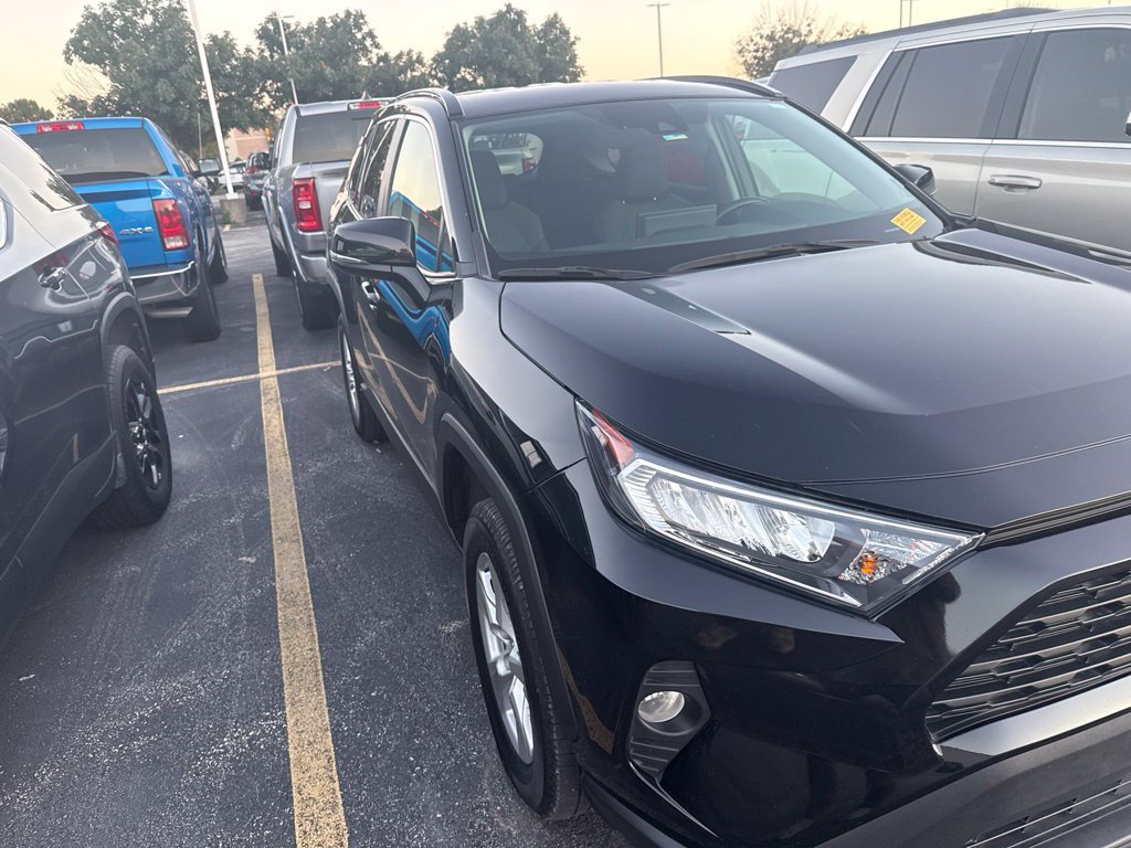 Used 2021 Toyota RAV4 XLE w/ XLE Grade Weather Package AWD/4WD image 12