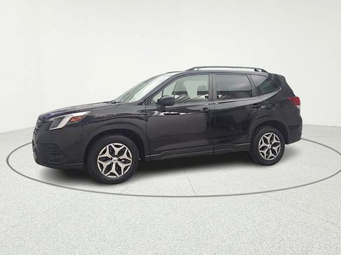 Used 2022 Subaru Forester Premium image 4