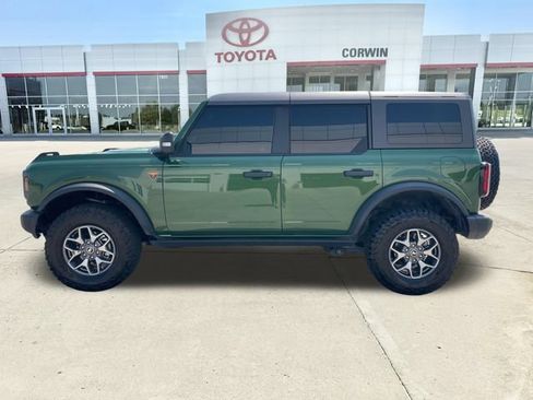 Used 2023 Ford Bronco Badlands AWD/4WD image 2