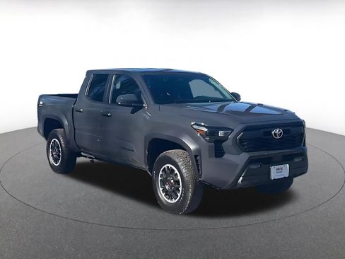 Used 2025 Toyota Tacoma TRD Off-Road image 2
