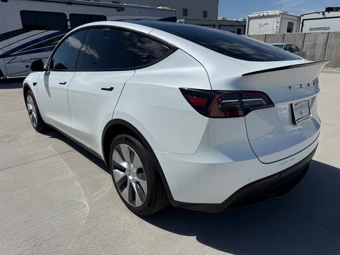Used 2021 Tesla Model Y Long Range AWD/4WD image 5