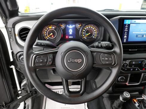 Used 2024 Jeep Wrangler Sport AWD/4WD image 18