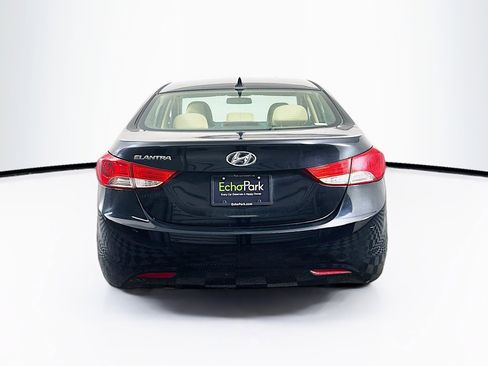 Used 2013 Hyundai Elantra GLS w/ Preferred Pkg image 7