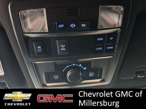 Used 2017 Toyota Tacoma TRD Off-Road w/ Premium & Technology Package image 23