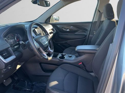Used 2024 GMC Terrain SLE image 9