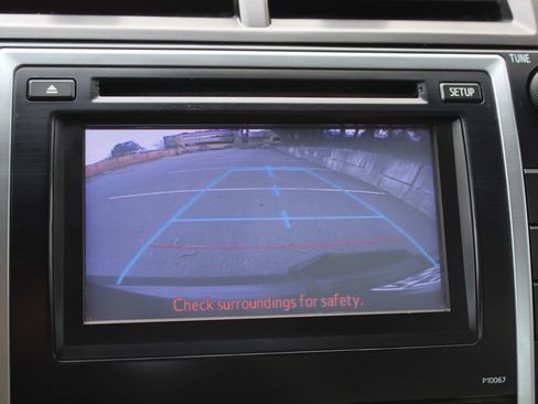 Used 2012 Toyota Camry XLE w/ Leather Pkg FWD image 32