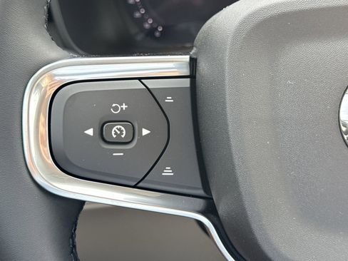 New 2026 Volvo XC40 B5 Ultra w/ Protection Package Premier image 21