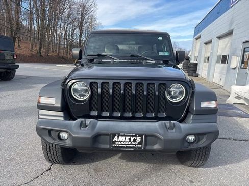 Used 2020 Jeep Wrangler Unlimited Sport image 2
