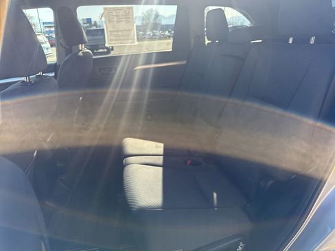 Used 2019 Toyota Highlander LE image 11