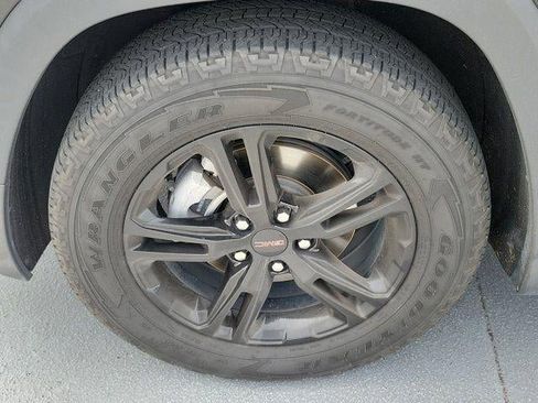 Used 2022 GMC Terrain AT4 w/ LPO, Roadside Safety Package image 7