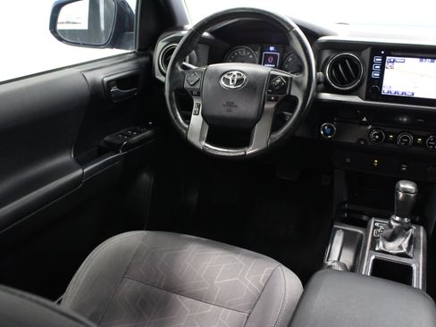 Used 2017 Toyota Tacoma TRD Sport w/ Tow Package RWD image 29