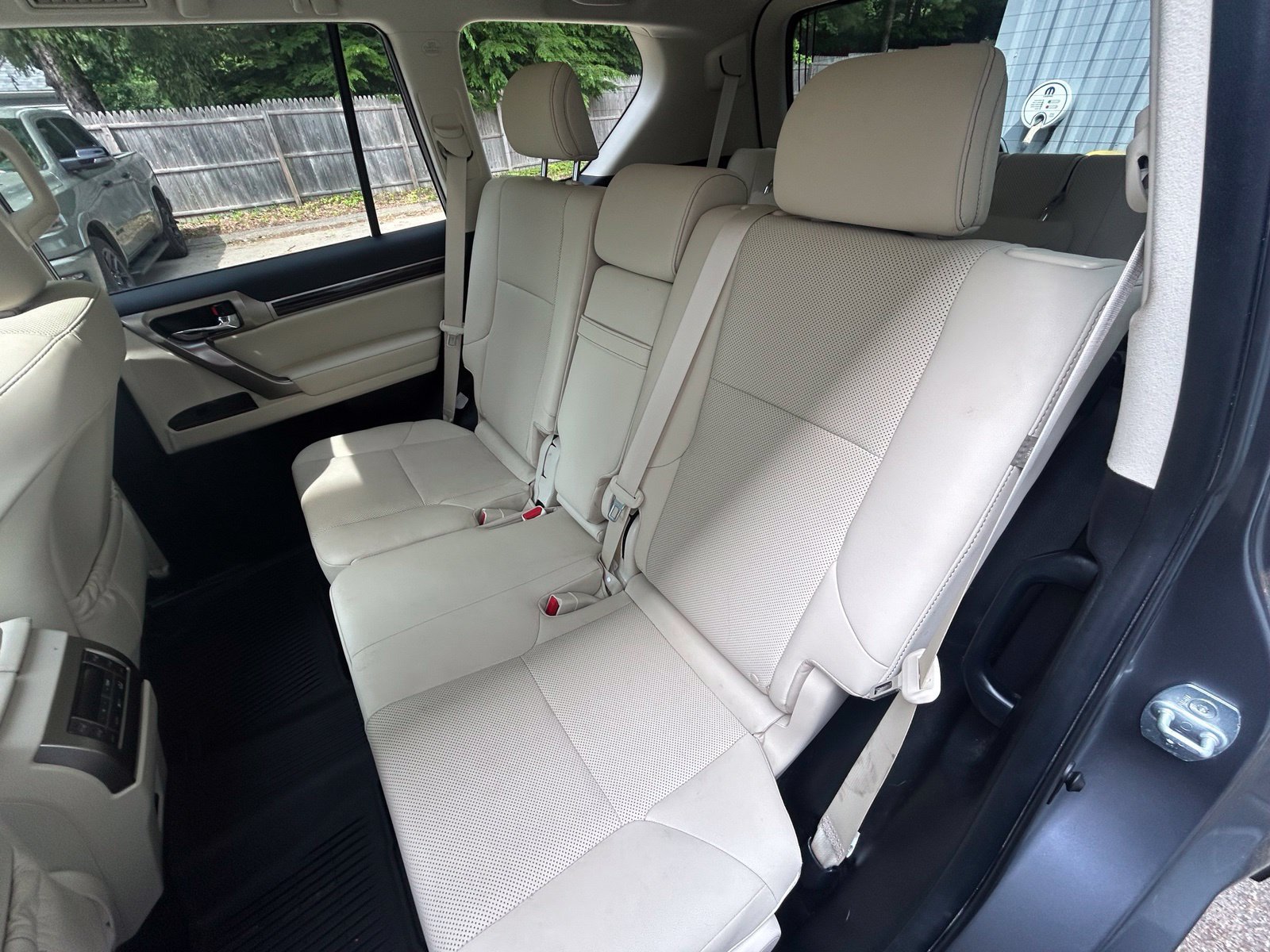Used 2021 Lexus GX 460 Premium w/ Premium Package AWD/4WD image 12