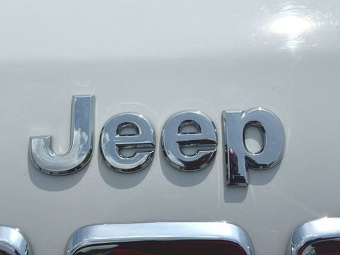 Used 2019 Jeep Cherokee Limited AWD/4WD image 31