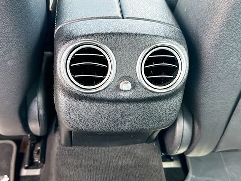 Used 2020 Mercedes-Benz E 350 Sedan image 19