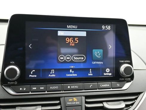 Used 2024 Nissan Altima 2.5 SR FWD image 19