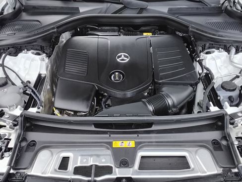 Used 2025 Mercedes-Benz GLC 300 GLC 300 image 15