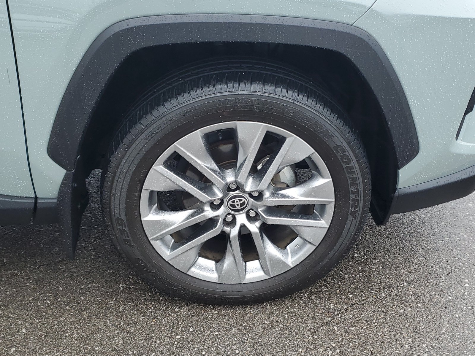 Used 2023 Toyota RAV4 XLE Premium AWD/4WD image 6