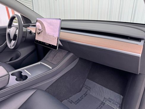 Used 2022 Tesla Model Y Performance image 15